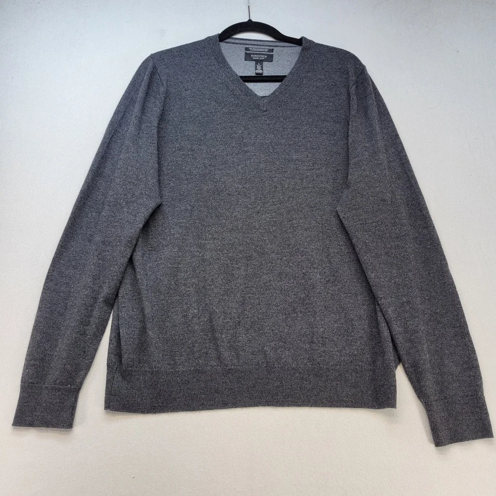 Nordstrom V-Neck Sweater Men Large Gray Extra Fine Merino Wool Lightweight Knit